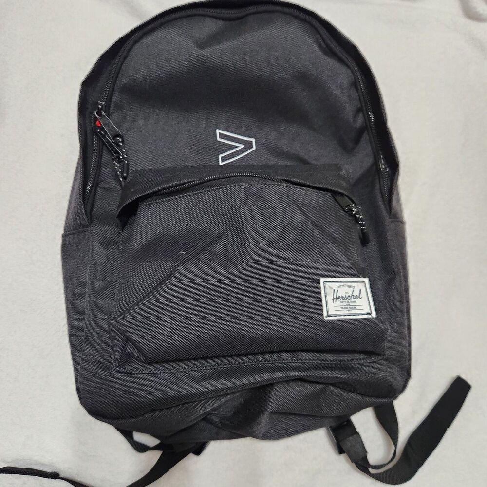 HERSCHEL Classic  Backpack  Black Unisex Shoulder Straps Front Pocket.  NEW